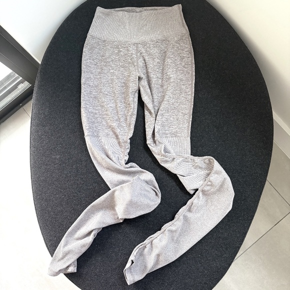 ALO Yoga Pants - 🧘‍♀️ Alo Yoga Gathered High-Waist Leggings – RARE - Melange Beige-Grey